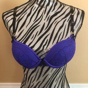 Victoria’s secret very sexy padded Demi bra 34B